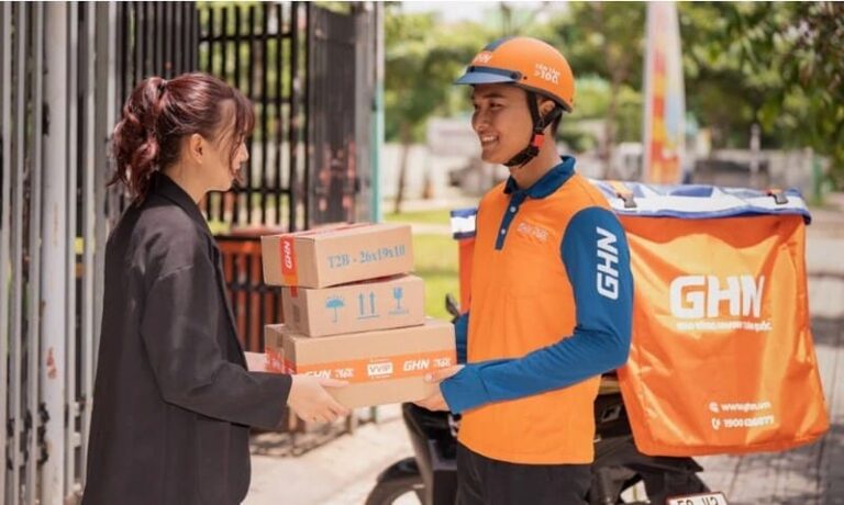 Sử dụng đồng phục giúp shipper làm việc hiệu quả hơn