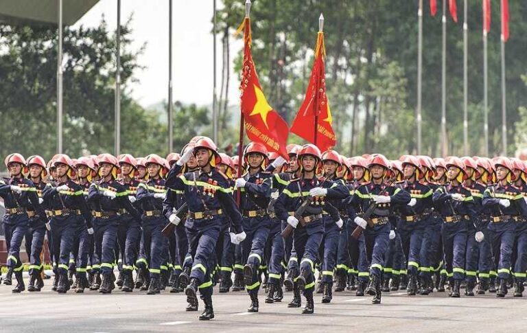 Đồng phục phòng cháy chữa cháy được thiết kế đảm bảo an toàn