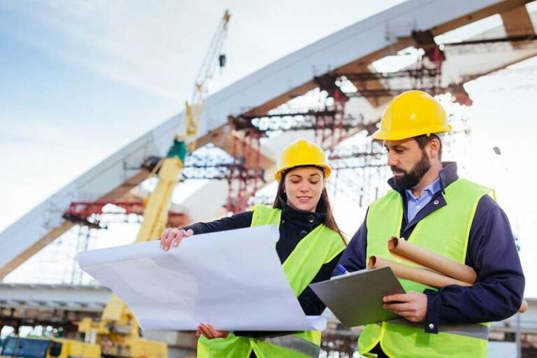 Áo kỹ sư xây dựng: Khái niệm, đặc điểm và công dụng cụ thể