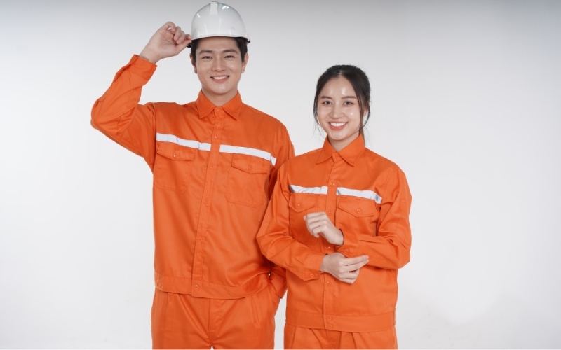 Công ty may đồng phục bảo hộ Sky Uniform chuyên thiết kế và may quần áo lao động bền đẹp, chất lượng