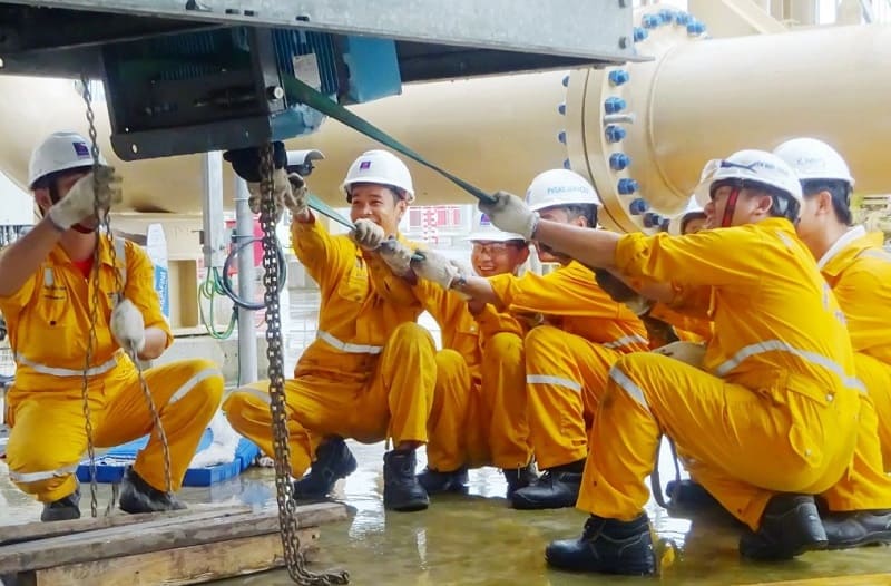 Đồng phục dầu khí vàng nổi bật, tối ưu linh hoạt, nâng cao an toàn