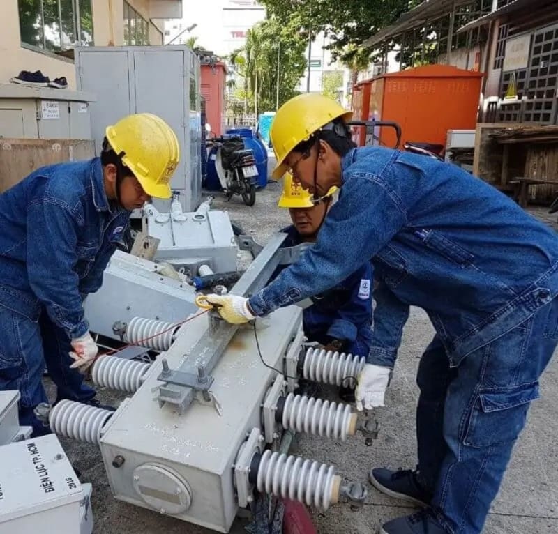 Đồng phục bảo hộ cần lựa chọn phù hợp với công việc của từng nhóm nhân sự