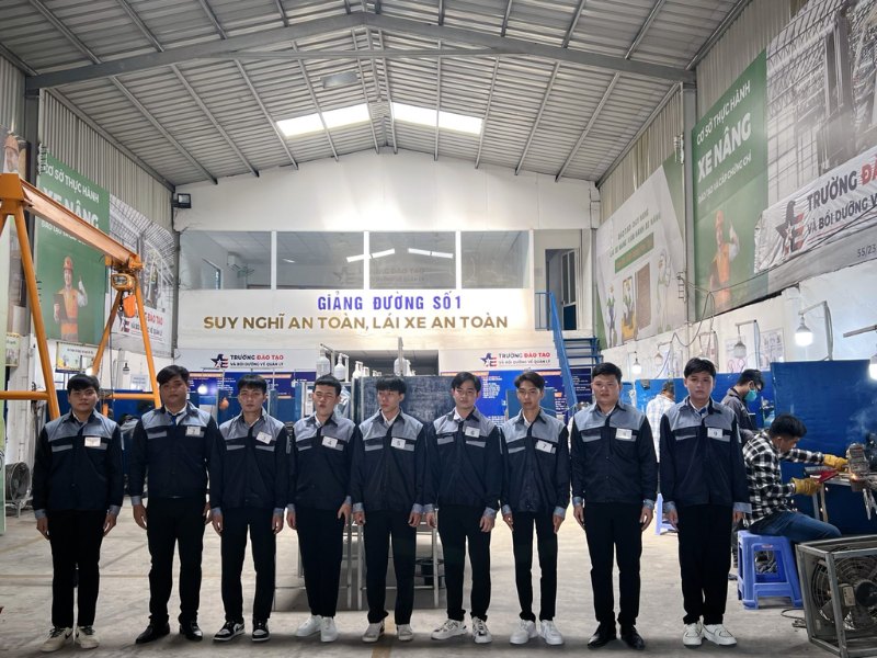 Có nhiều kiểu dáng đồ bảo hộ thợ hàn khác nhau 