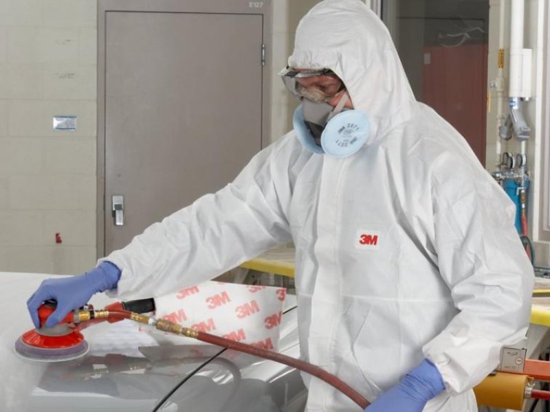 Áo bảo hộ 3M sử dụng chất liệu vải không dệt độc quyền với cấu trúc nhiều lớp siêu mỏng tốt hơn nhiều so với áo thông thường