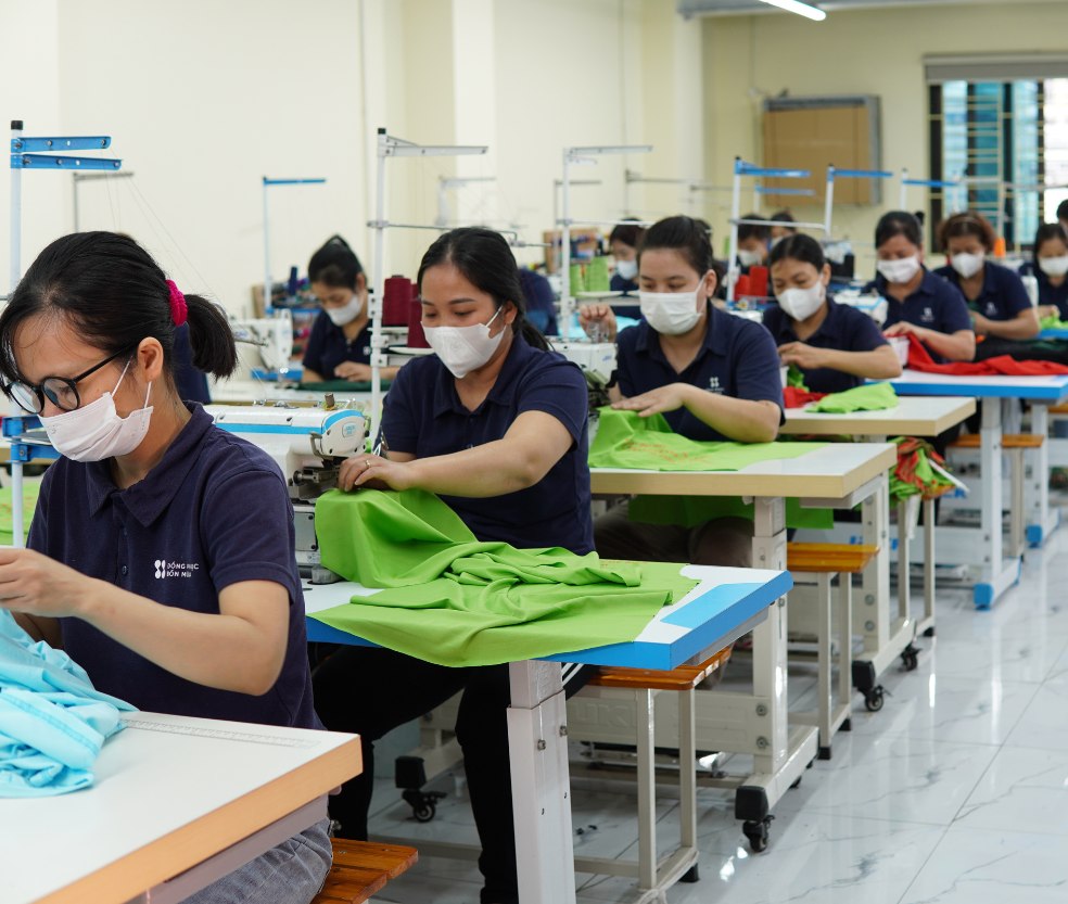 Nam Phương sản xuất và cung cấp bộ đồ bảo hộ y tế với mức giá phải chăng cùng nhiều ưu đãi
