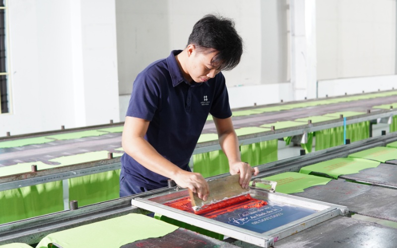 Tìm hiểu in lụa và in kỹ thuật số là gì?