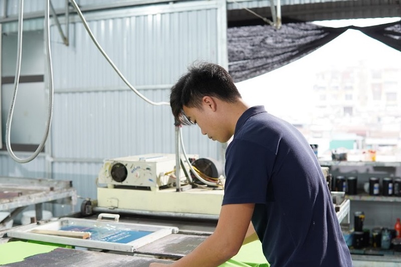 quy trình in áo mưa tại Đồng Phục Nam Phương chuyên nghiệp
