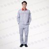 Bộ đồng phục công nhân xây dựng vải Kaki dáng suông, áo dài tay kết hợp quần đồng bộ có túi hộp hai bên, giúp người mặc dễ vận động khi làm việc