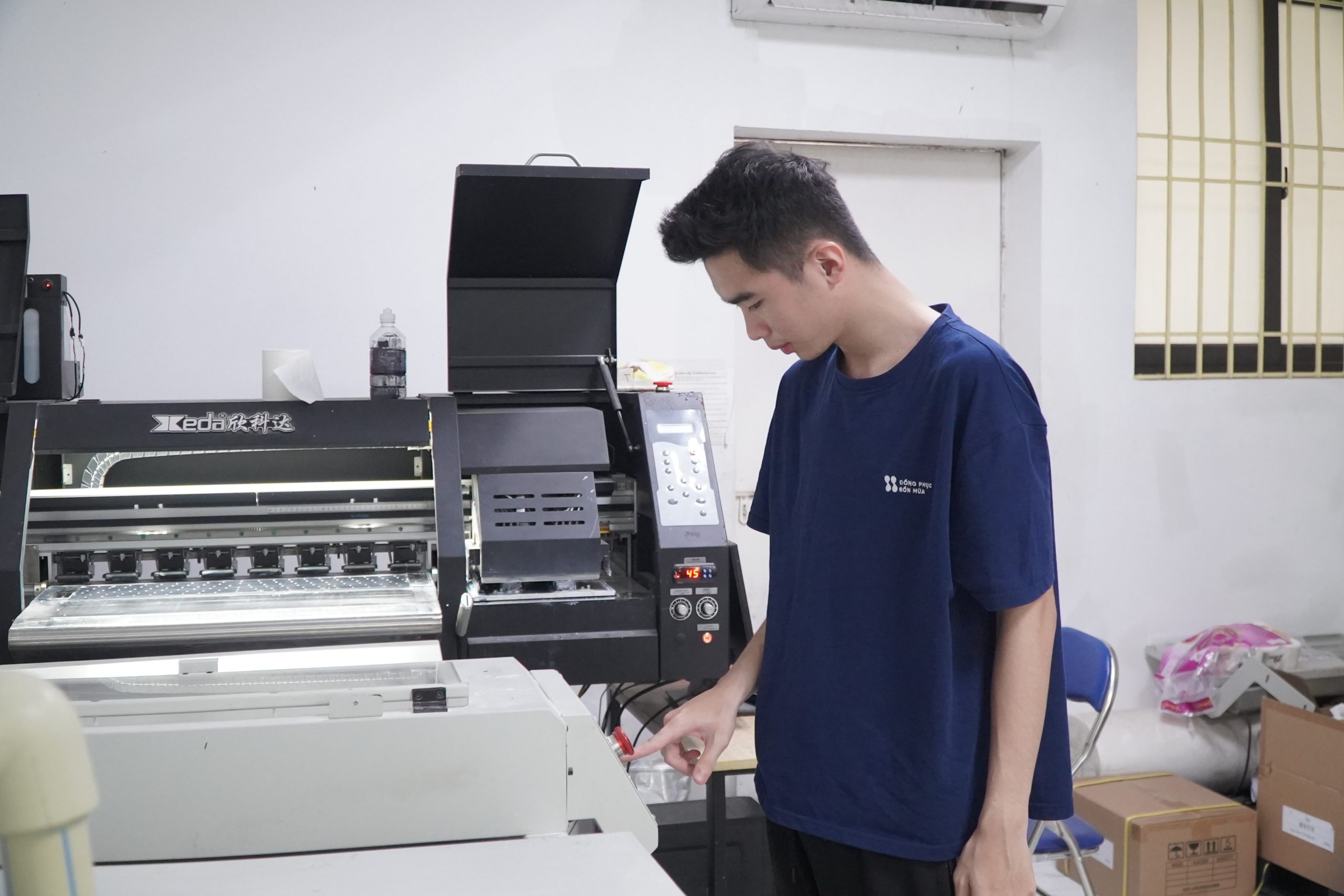 Đồng Phục Nam Phương nhận thiết kế và may đồng phục bảo hộ lao động theo yêu cầu doanh nghiệp