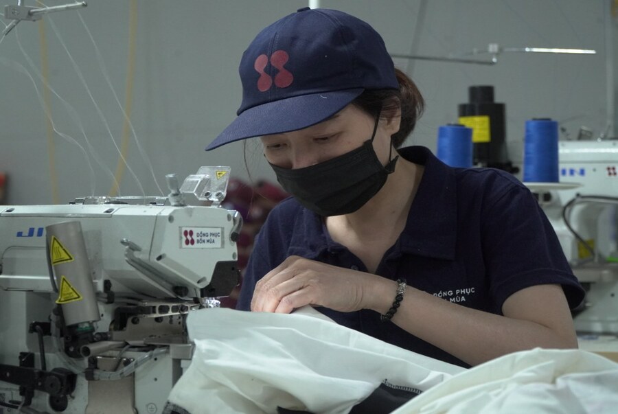Doanh nghiệp nên đặt may áo khoác phản quang và áo gile