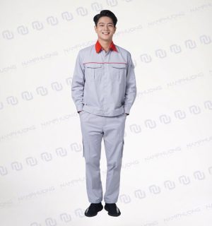 Đồng phục bảo hộ nhà máy DNM-06 màu ghi sáng phối cổ đỏ
