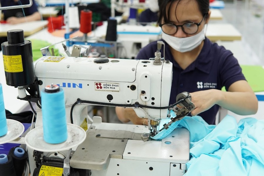 Nam Phương là đơn vị may đồng phục bảo hộ điện lực theo yêu cầu uy tín