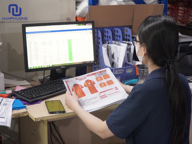 Đồng Phục Nam Phương tư vấn phương pháp thêu hoặc in phù hợp cho doanh nghiệp