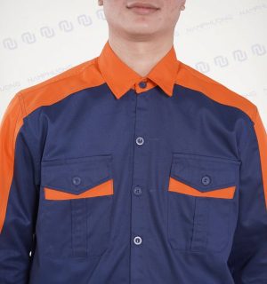 Hai túi áo ngực dạng hộp có nắp đậy giúp cất giữ vật dụng cần thiết