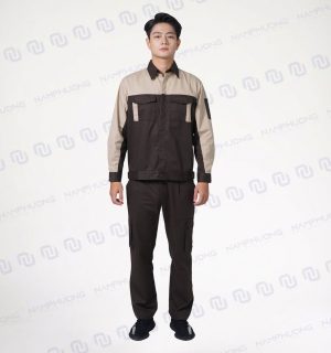 Quần áo bảo hộ công nhân mã DCN-18 phối màu be – nâu đậm hiện đại, chuyên nghiệp