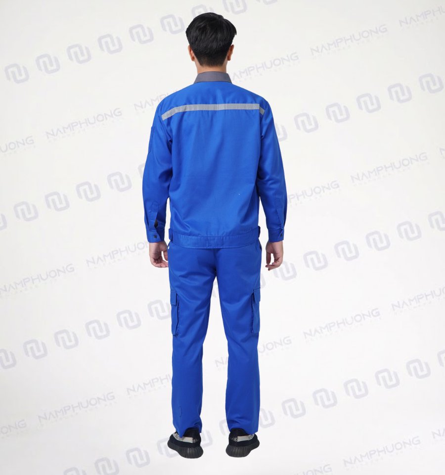 Quần bảo hộ thiết kế dáng suông rộng rãi, tạo sự thoải mái khi di chuyển và vận động liên tục