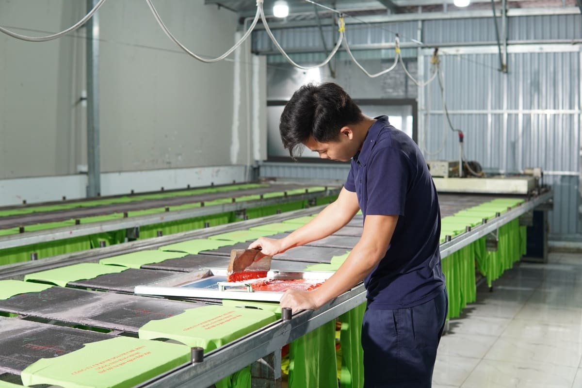 Đồng phục bảo hộ phù hợp giúp kiểm soát rủi ro, quản lý cấp phát và nâng cao hình ảnh doanh nghiệp