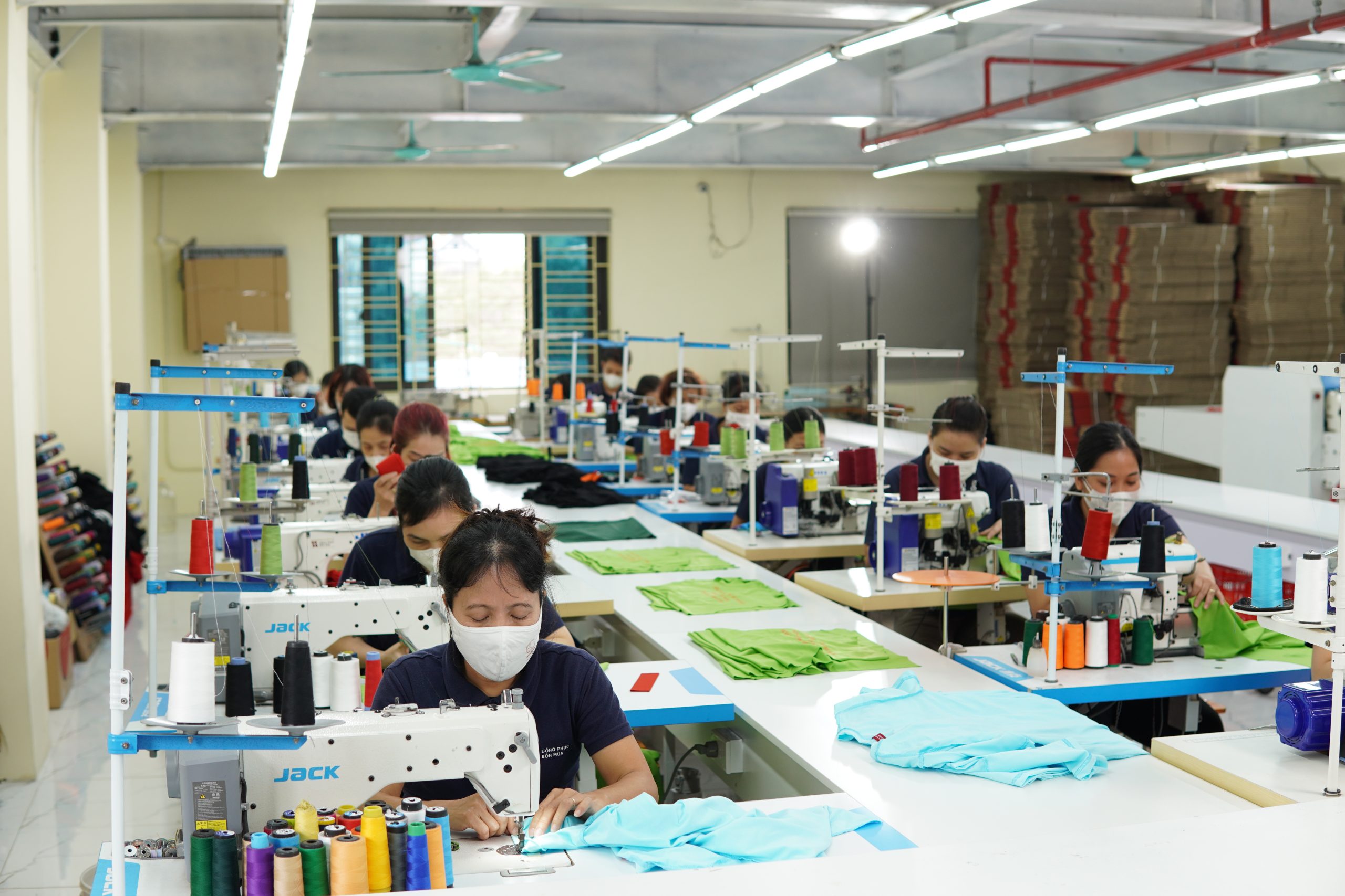 Đồng Phục Nam Phương tư vấn và may áo kỹ thuật, áo bảo hộ theo yêu cầu