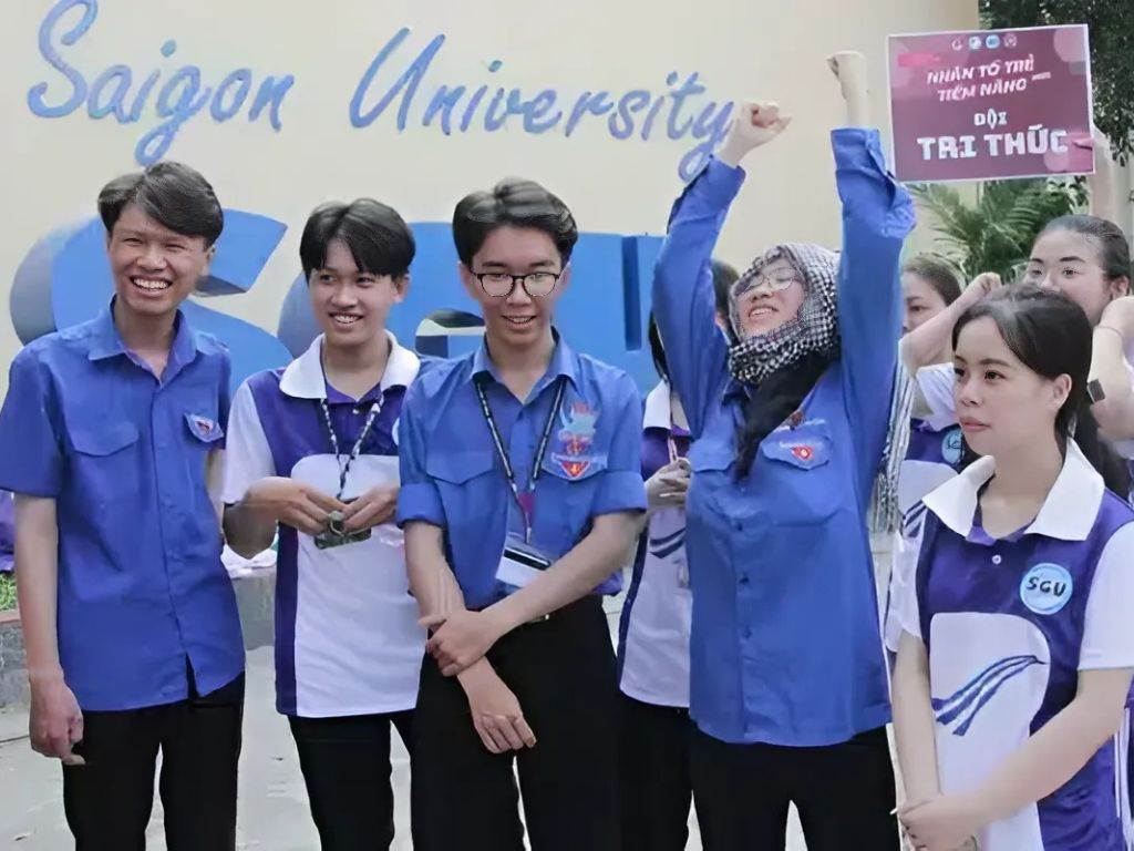 Áo đồng phục tình nguyện SGU phù hợp hoạt động ngoài trời