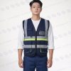APQ-13 được trang bị nhiều túi giúp người mặc đựng đồ dễ dàng