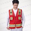 Hai bên thân áo phản quang APQ-15 được bố trí vòng treo phụ kiện