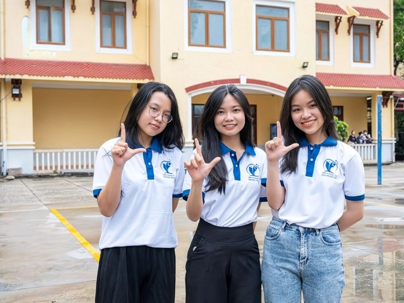 Áo polo đồng phục SGU trẻ trung, lịch sự và dễ sử dụng