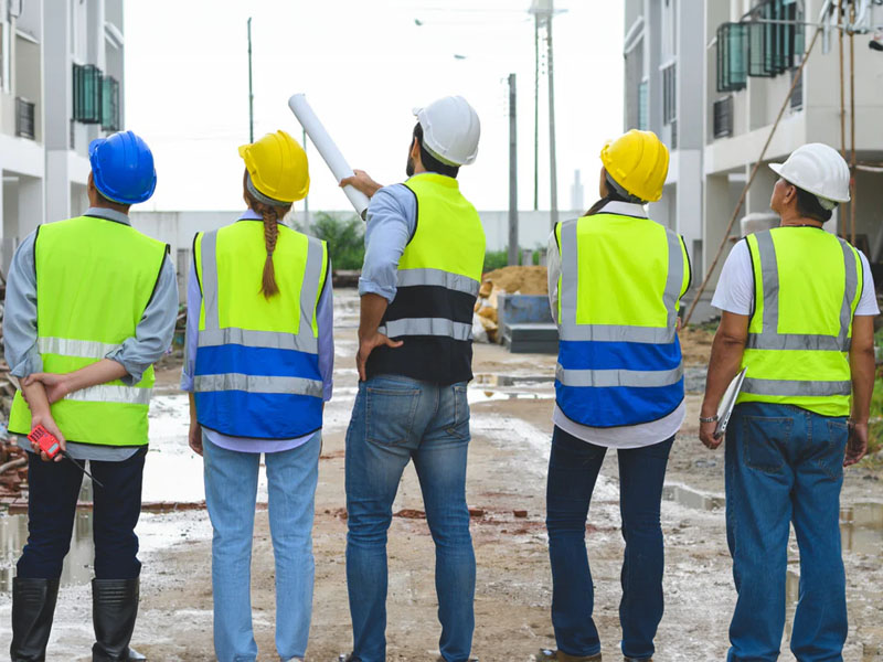 Các dải phản quang giúp tăng khả năng nhận diện kỹ sư tại công trường