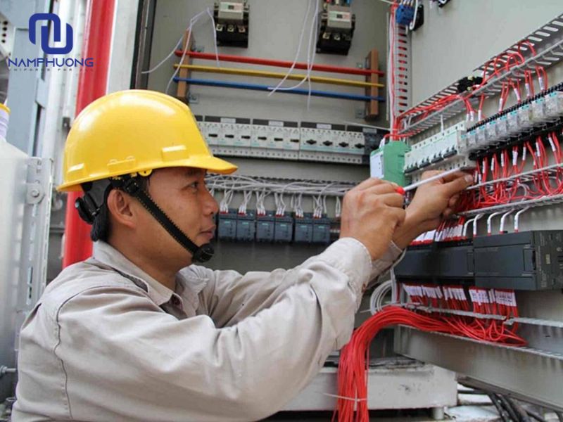 Công việc ngành điện tiềm ẩn nhiều nguy cơ rủi ro