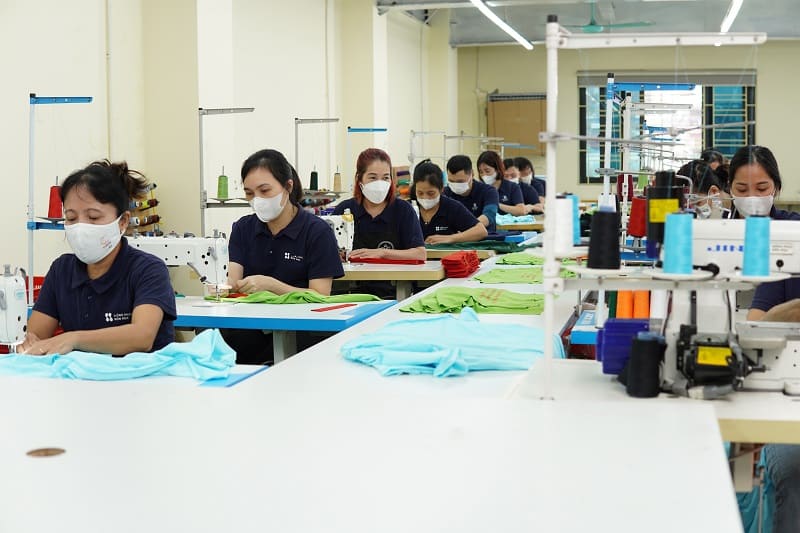 Đồng Phục Nam Phương cung cấp các mẫu đồng phục bảo hộ đạt chuẩn phù hợp với từng môi trường