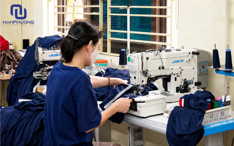 Đồng Phục Nam Phương là đơn vị uy tín thiết kế và may đồng phục bảo hộ theo từng ngành nghề