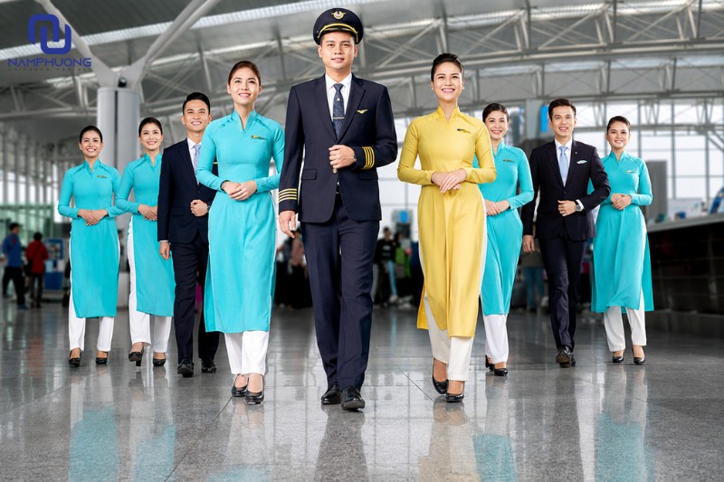 Đồng phục Vietnam Airlines thể hiện sự chuyên nghiệp và bản sắc văn hóa Việt