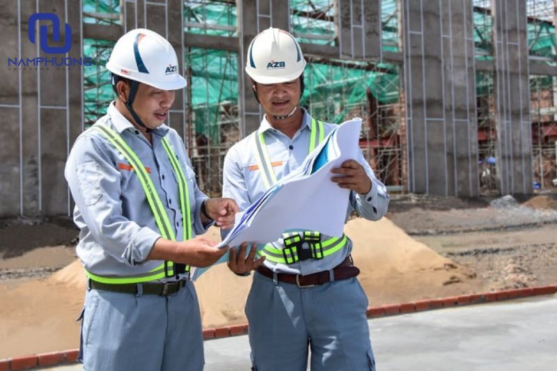 Đồng phục xây dựng cần thiết kế phù hợp với điều kiện thi công thực tế