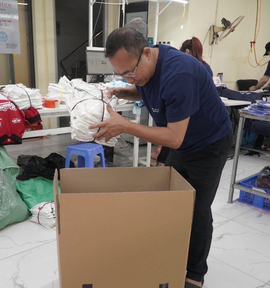 Kiểm tra số lượng, chất liệu và màu sắc dựa trên các tiêu chuẩn đã thống nhất Kiểm tra số lượng, chất liệu và màu sắc dựa trên các tiêu chuẩn đã thống nhất