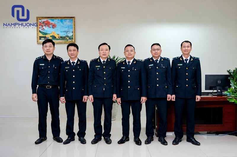 Lễ phục hải quan tôn lên vẻ trang nghiêm, chuẩn mực và chuyên nghiệp