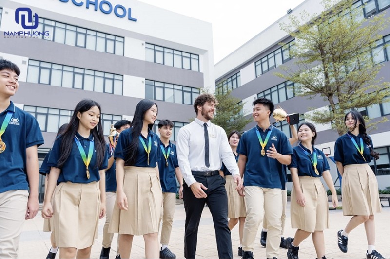 Váy và quần kaki Vinschool gọn gàng, bền đẹp và thuận tiện vận động 