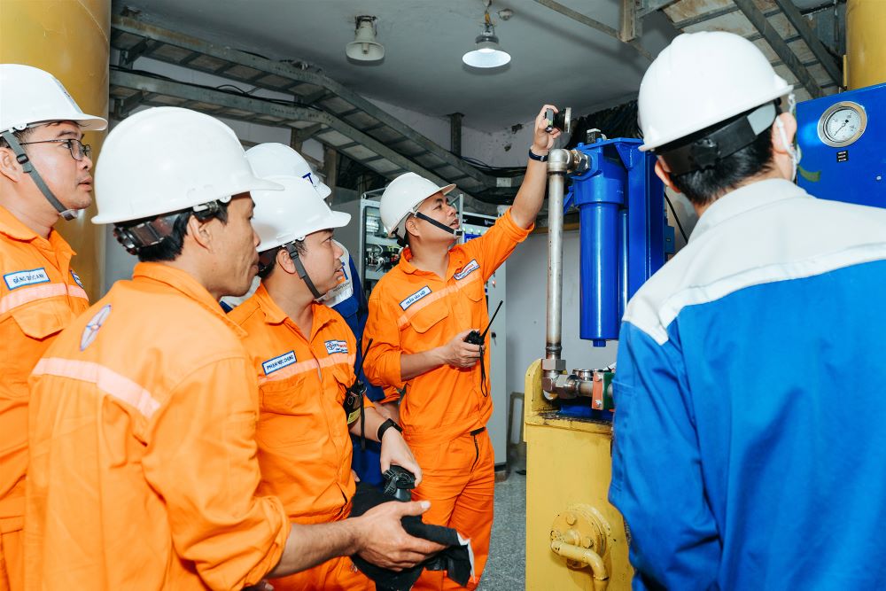 Vệ sinh lao động là gì? Vệ sinh lao động giúp nhận diện và kiểm soát các yếu tố có hại trong môi trường làm việc