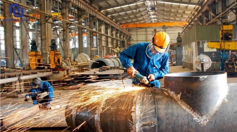 Yếu tố có hại thường xuất hiện ở nơi có bụi, hóa chất và máy móc