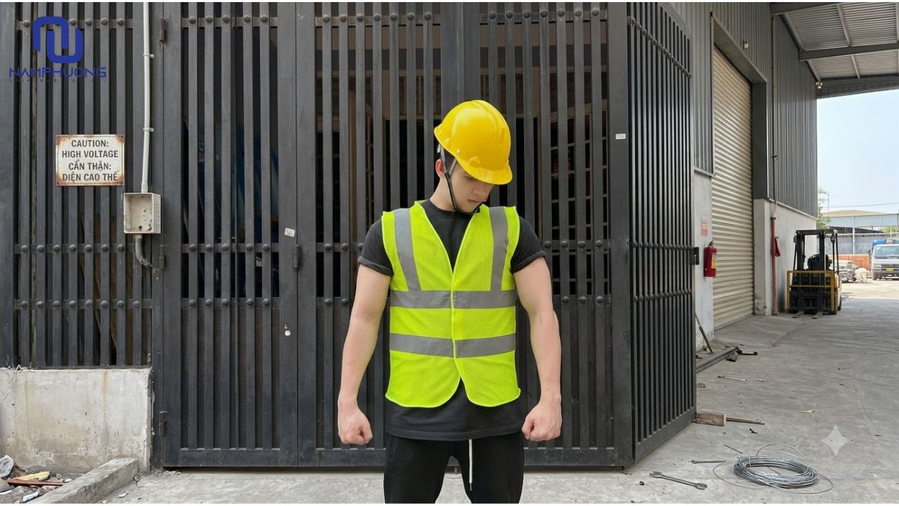 Áo lưới nổi bật nhờ khả năng thoáng khí, trọng lượng nhẹ