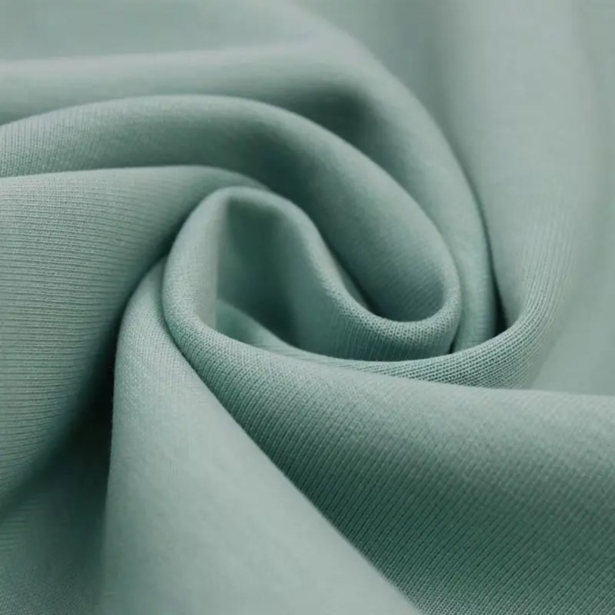 Cotton 100% mang lại cảm giác mềm mại, thoáng mát cho người mặc