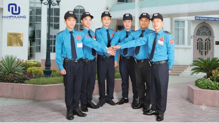 Quần áo bảo vệ may sẵn phù hợp với nhu cầu cần đồng phục nhanh