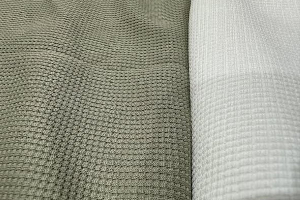 Vải cá sấu Poly dệt tổ ong tạo form áo đứng dáng, ít nhăn