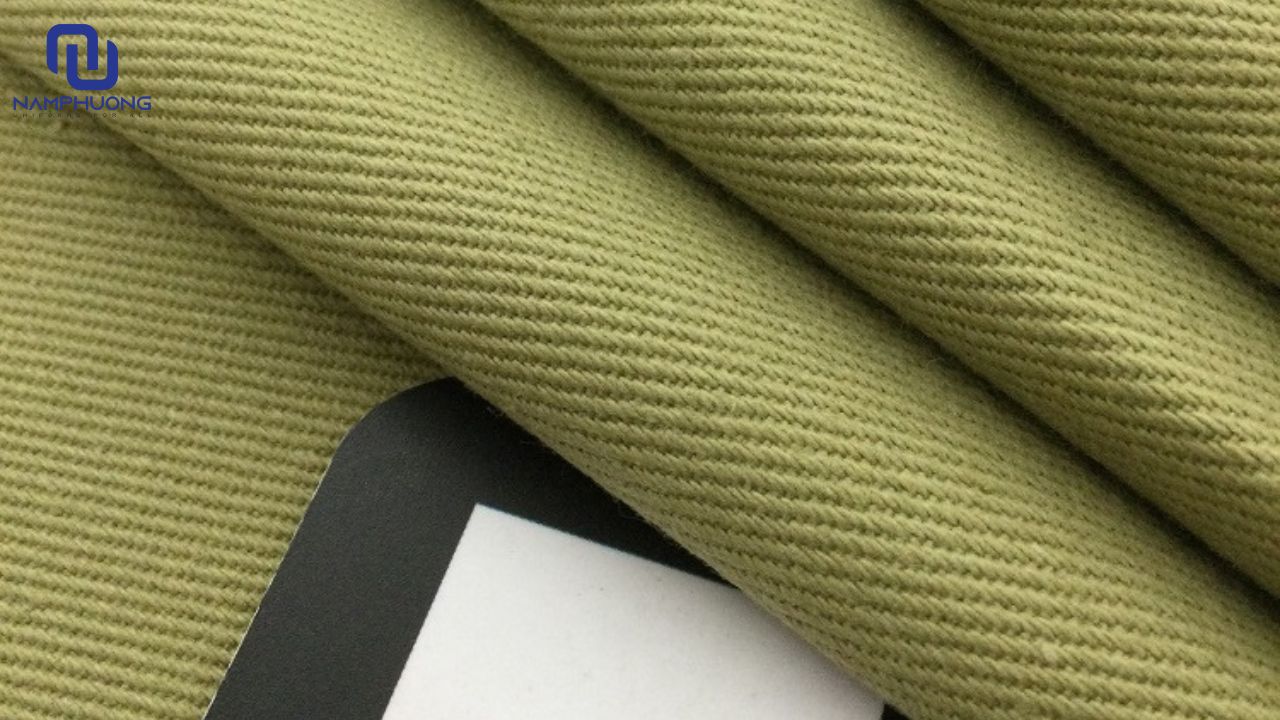 Vải kaki 100% cotton dày được dệt từ sợi bông tự nhiên