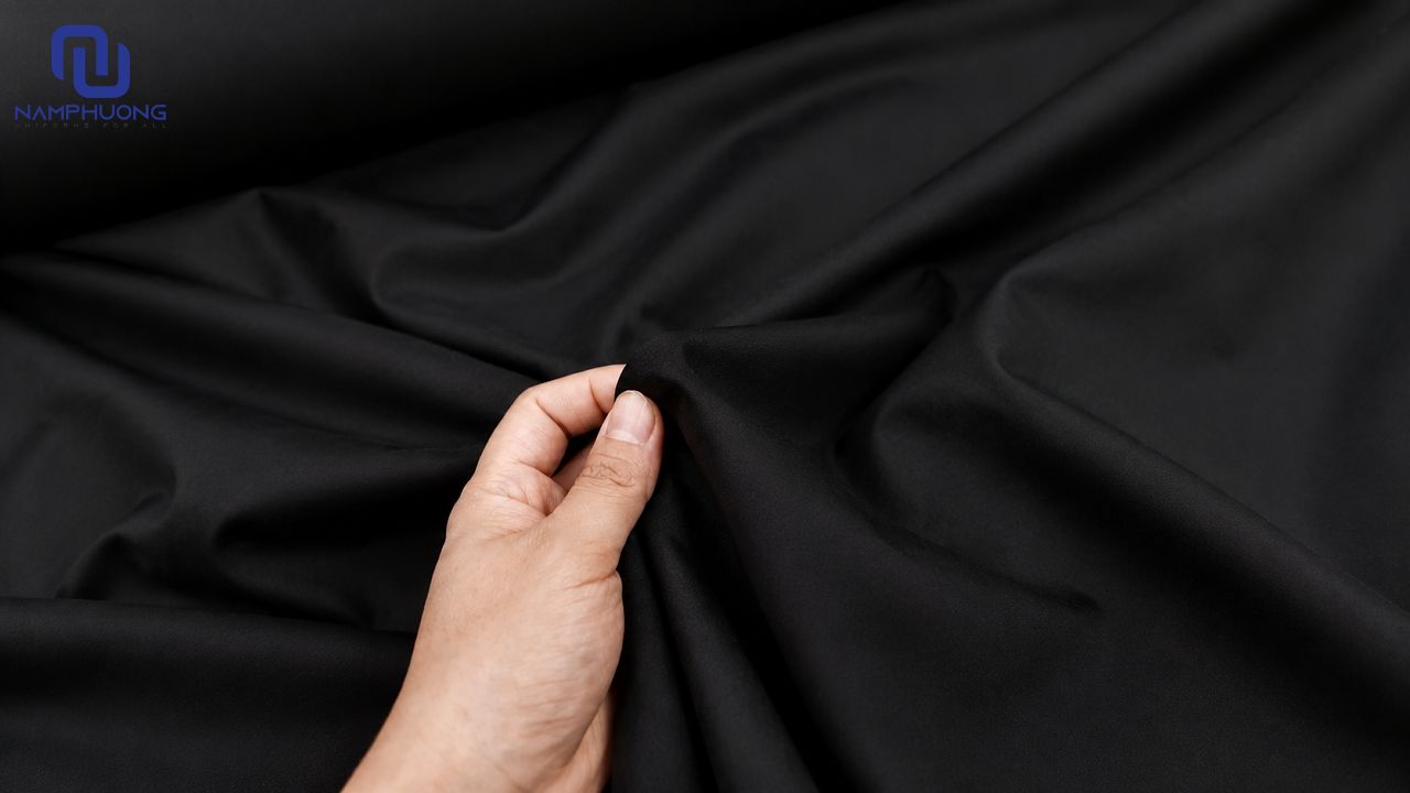 Vải thô lót đen có trọng lượng nhẹ, bề mặt mềm