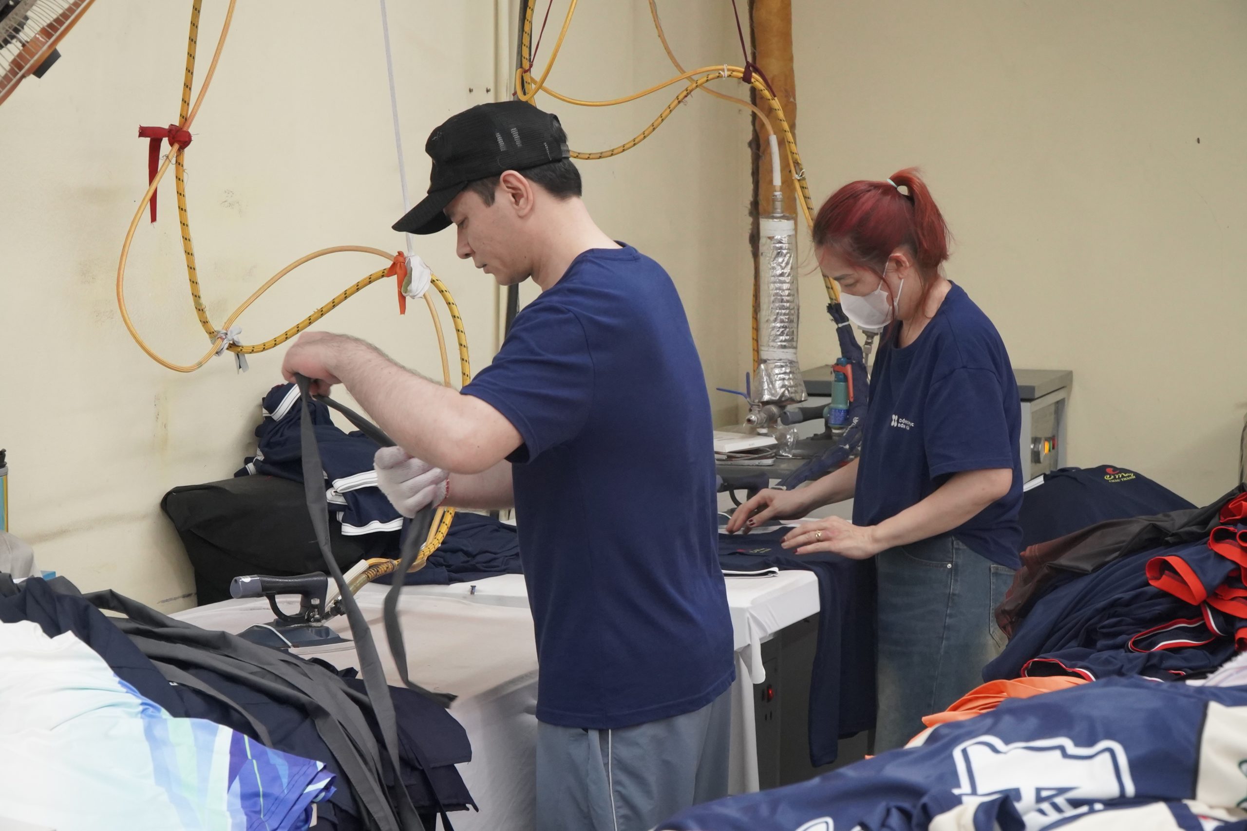 Nam Phương cung cấp và tư vấn khóa trượt chống rơi phù hợp với nhu cầu làm việc trên cao